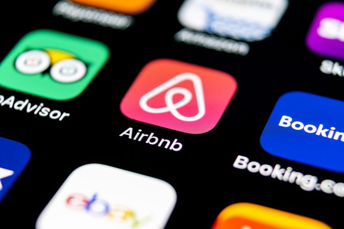 Airbnb Tripadvisor Booking.com app